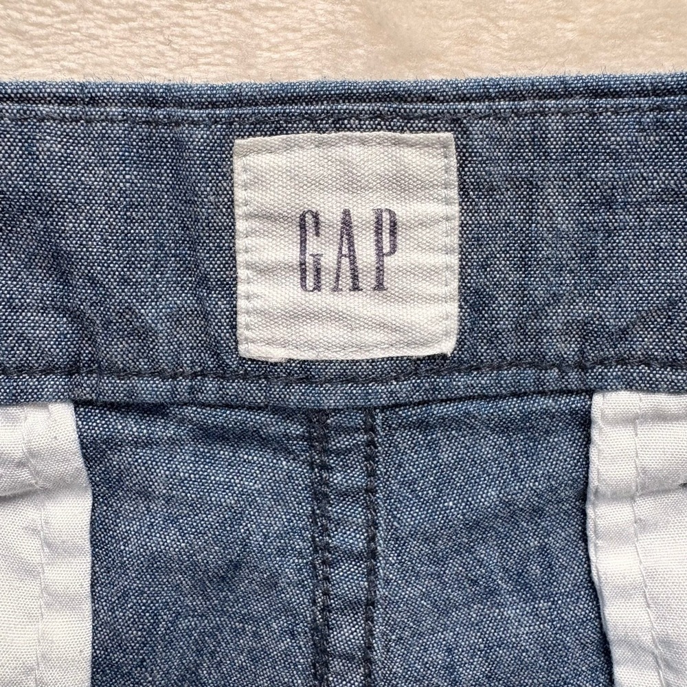 GAP Shorts Men Sz 36 Chambray Blue Essential Khaki 10" Inseam Lightweight - Picture 2 of 13